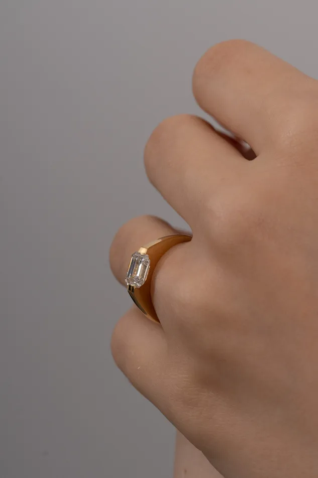 Facet 1ct Emerald Ring PRMAL Rings Facet 1ct Emerald Ring PRMAL Rings