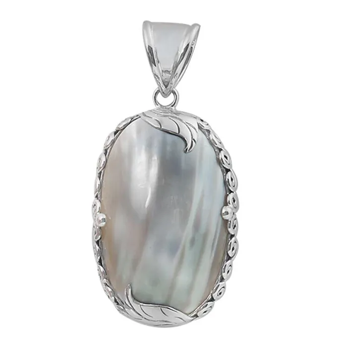 Mother of Pearl Necklace Pendnat Elisa Ilana Necklaces